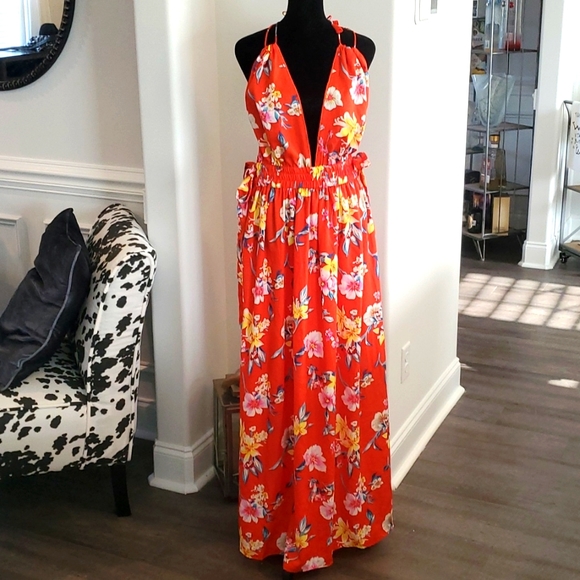 America and Beyond Dresses & Skirts - America & Beyond Backless Halter Maxi dress Size L Floral Print